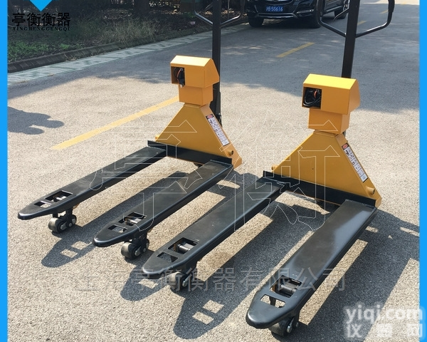 带秤的手压<em>叉车</em>，物流、<em>仓库</em><em>叉车</em>搬运秤