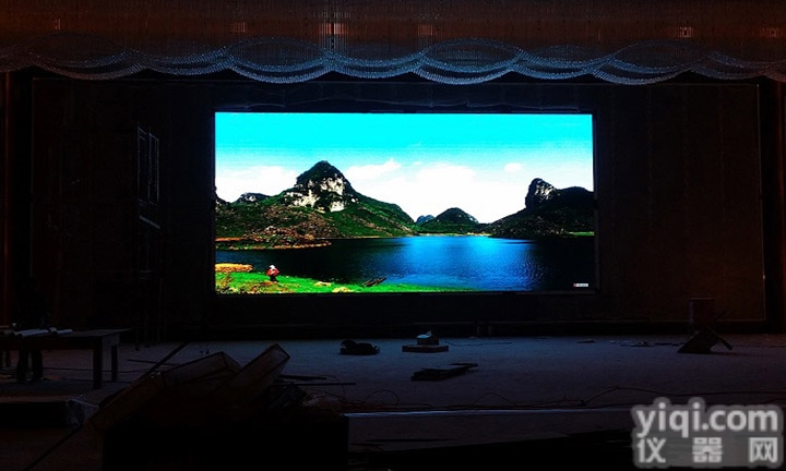 含人工P2.5全彩led背景<em>大屏幕</em>多少钱一<em>平方</em>