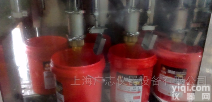 润滑油<em>灌装机</em>  润滑油<em>灌装机</em><em>切削液</em>化工自动包装机