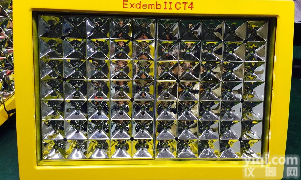 <em>壁挂式</em>GL8081-140W防爆<em>道路灯</em>