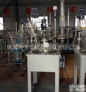 YDF10-100L  大口径单层<em>玻璃</em><em>反应釜</em>回流<em>蒸馏</em>清洗方便