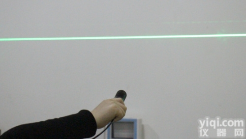 超长绿光<em>一字</em>线<em>激光器</em>