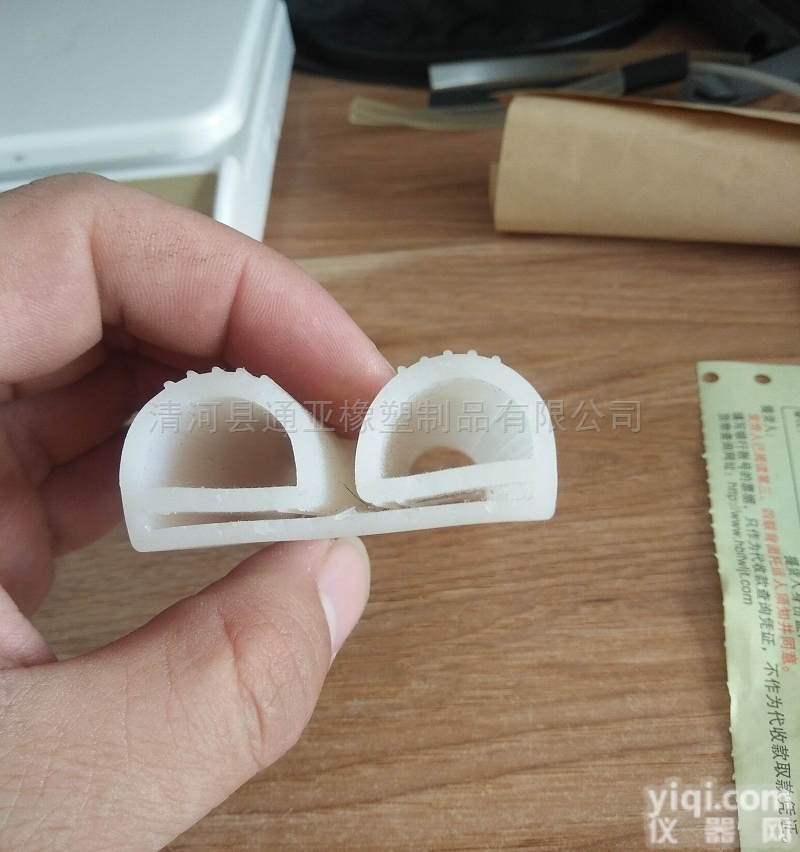 齐全  双e型<em>耐高温</em>硅胶<em>密封条</em>