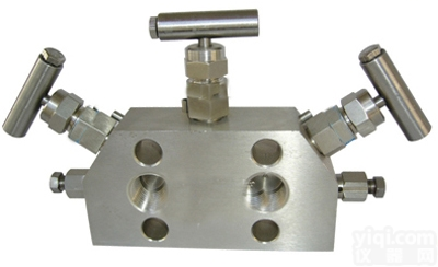 3051<em>共面法兰</em>型三阀组