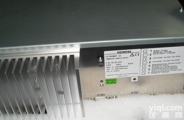 ULTRAMAT 23<em>分析仪</em> SO2：0-<em>200</em>-1000PPM