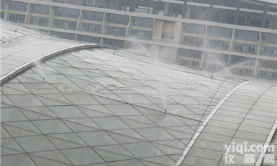 领先同行的玻璃<em>厂房</em>房顶喷淋喷雾<em>降温</em>系统