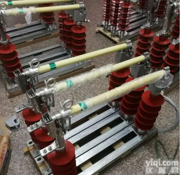 青海35KV线路<em>防风</em>型跌落式<em>熔断器</em>大型<em>风电场</em>