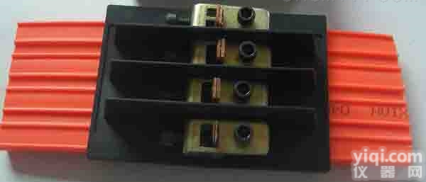 TXHW-3-50A排式<em>无缝</em><em>滑触线</em>