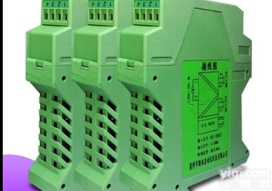 KSA-5050（1）  一入一出单相<em>交直流</em>电流（电压）<em>变送器</em>