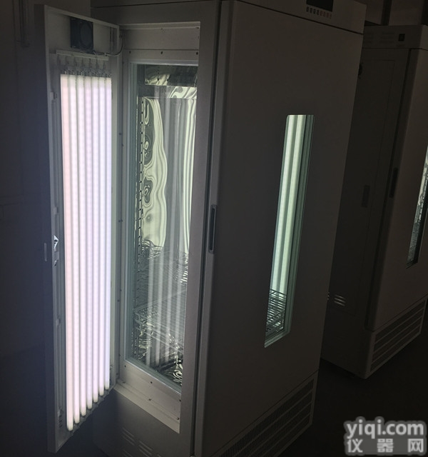 LRH-500A-G<em>光照</em><em>培养箱</em> 500升<em>两面</em><em>光照</em>箱