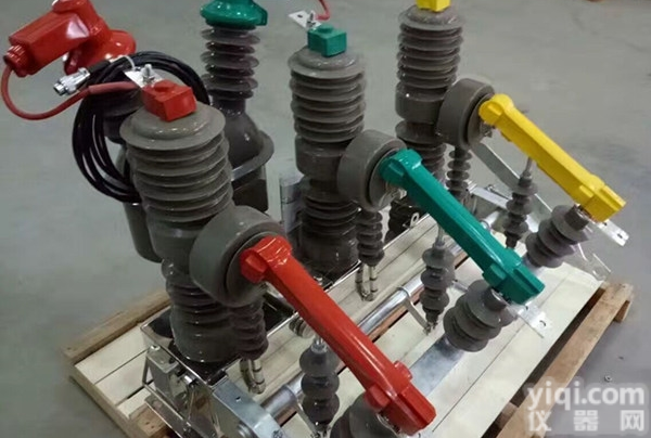 ZW32-12F智能<em>分界</em>开关/柱上<em>看门</em>狗断路器