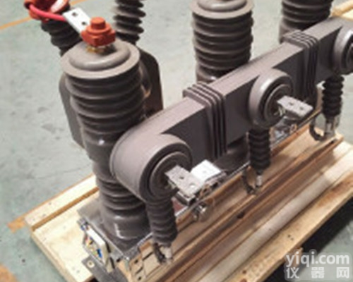 HYZW32-12/<em>630</em>-20  10KV柱上<em>分界</em>开关带双刀、PT、<em>控制器</em>多钱