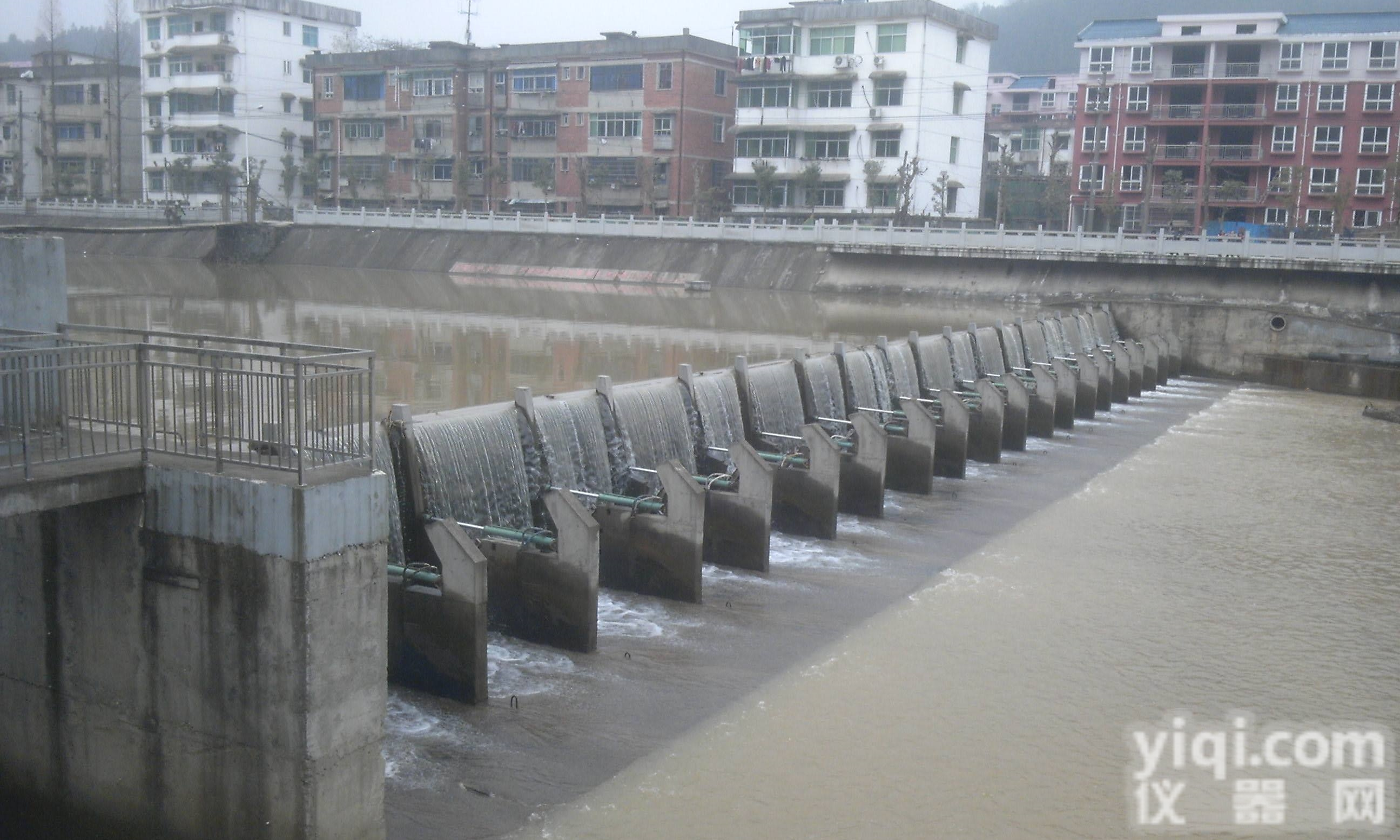 <em>眉山</em>滚动式<em>闸门</em>  <em>眉山</em>滚动式<em>翻板</em><em>闸门</em>