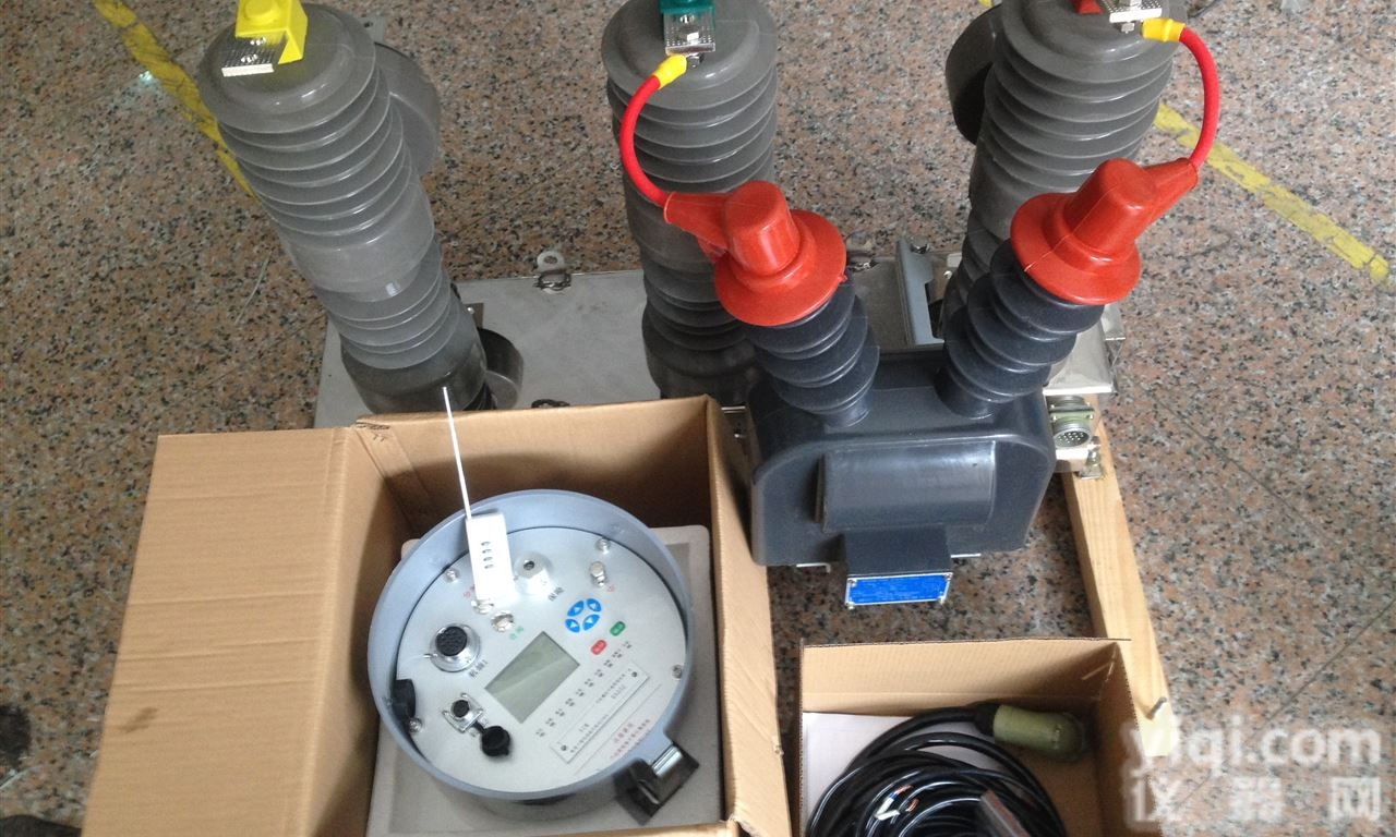 ZW32-12FG/630  远程<em>操控</em>ZW32-12FG/630户外智能真空<em>断路器</em>