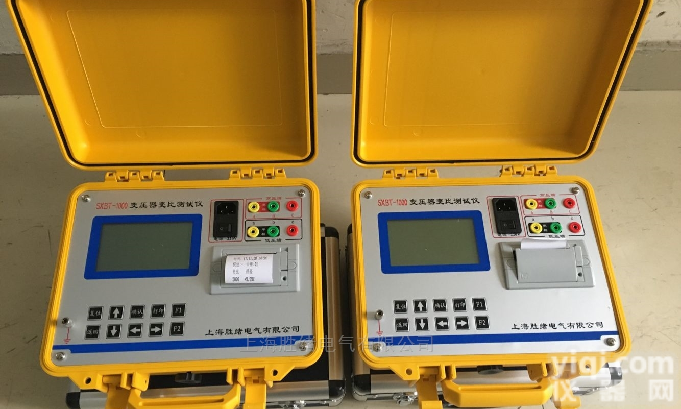 <em>手持式变比组别测试仪</em>