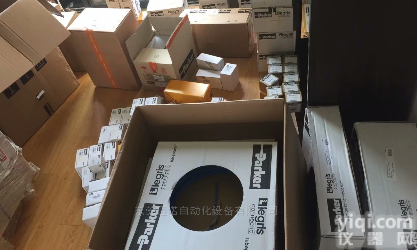 31291013  parker<em>派克</em>加长型<em>直角</em><em>接头</em>