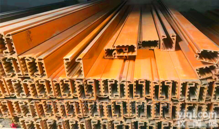 DHG、DHGJ、HXTL  HXTS–10–4/50A起重机<em>滑触线</em>工程塑料<em>外壳</em>