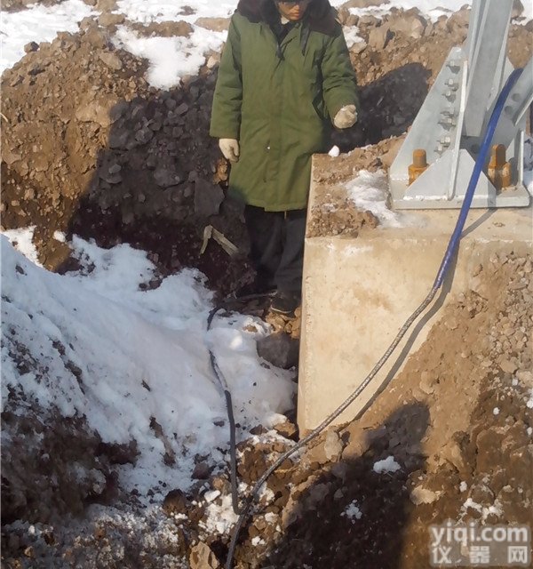 28mm  <em>石墨</em>基<em>柔性</em>接地装置