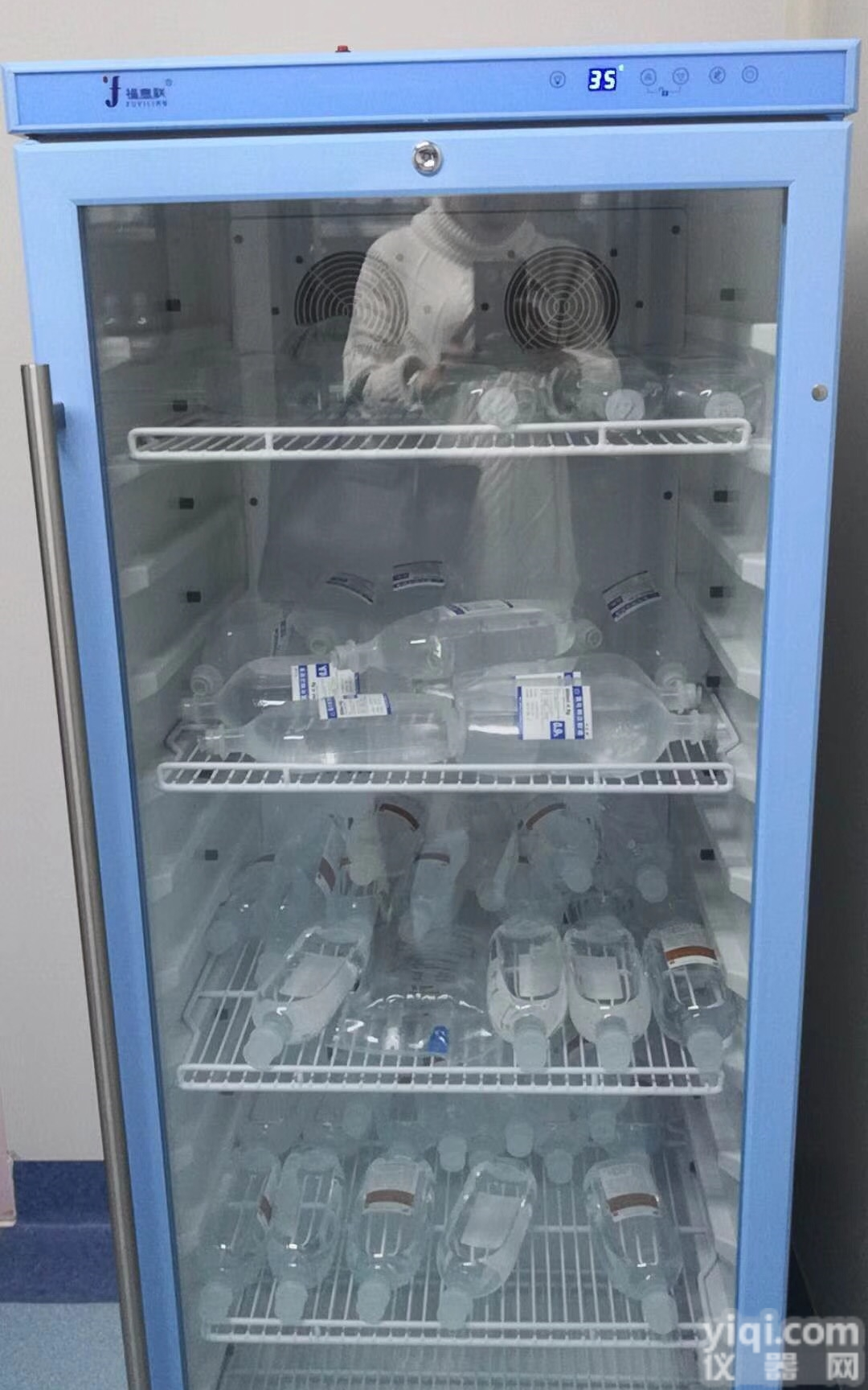 <em>专用</em>于<em>手术室</em>的加温箱