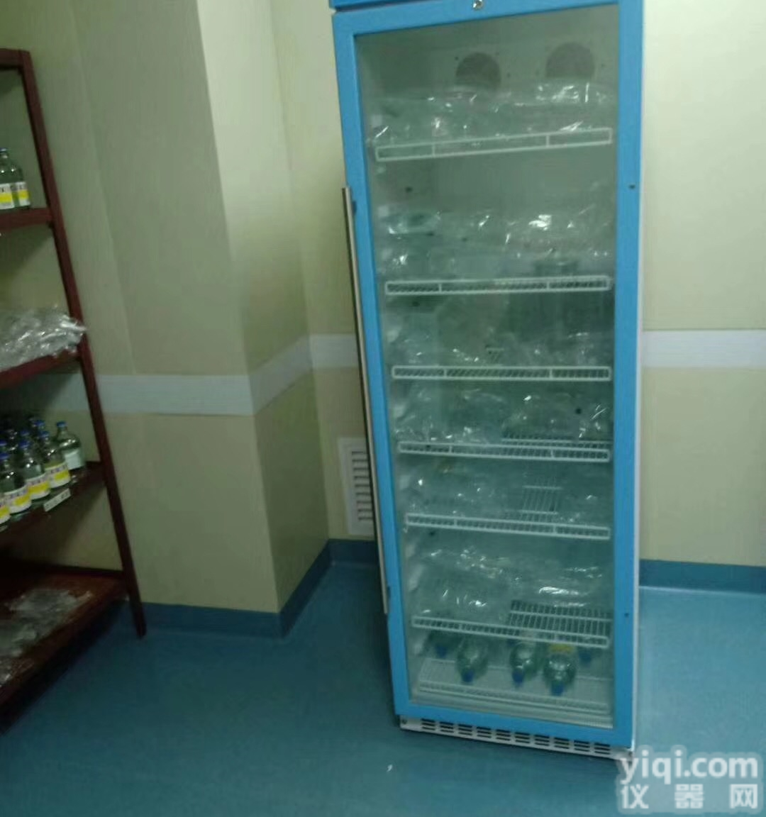 <em>手术室</em>用的<em>盐水</em><em>加热器</em>