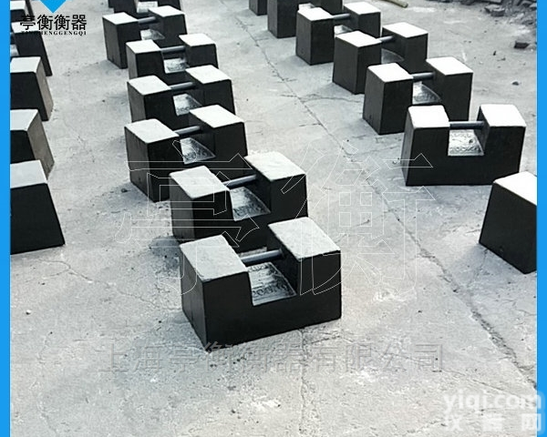 200千克锁型标准<em>砝码</em>，用<em>铁制</em>作的<em>砝码</em>