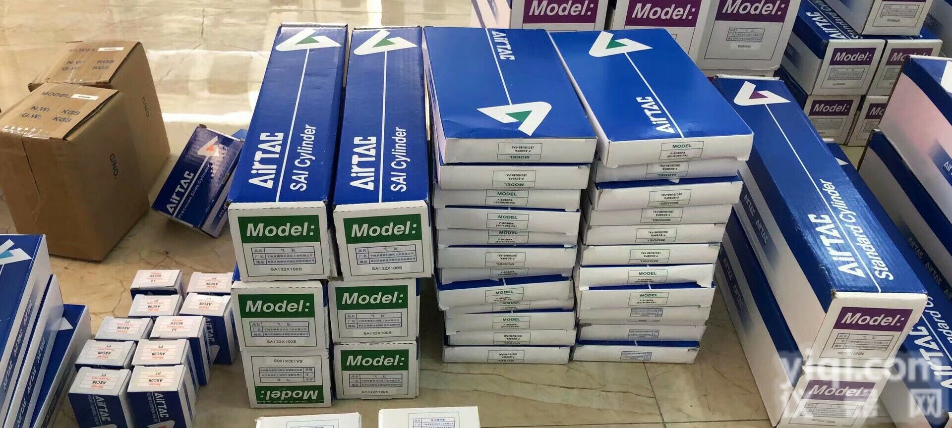 亚德客  AIRTAC<em>双头</em><em>电磁阀</em>4V310-08/4V320-08规格