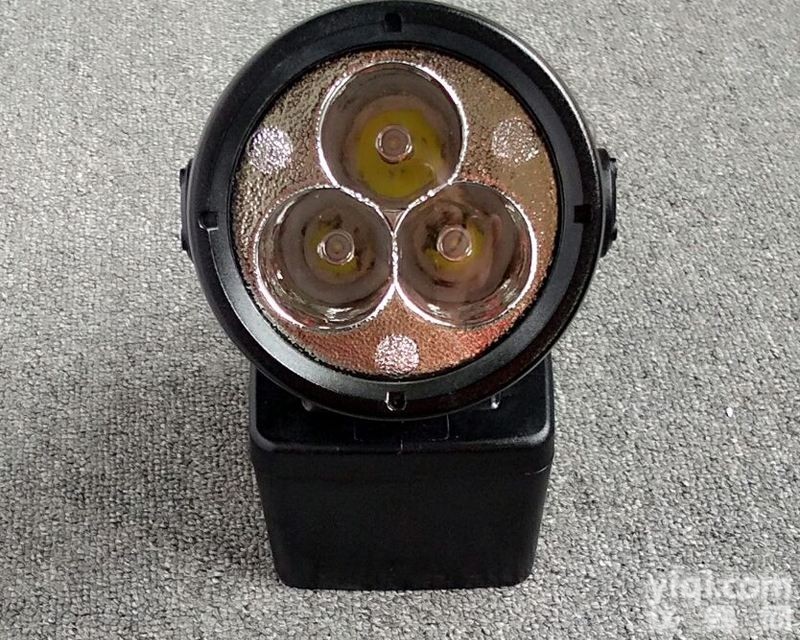 带<em>磁力</em><em>吸附</em><em>装卸</em>强光巡检工作灯SW2401手提