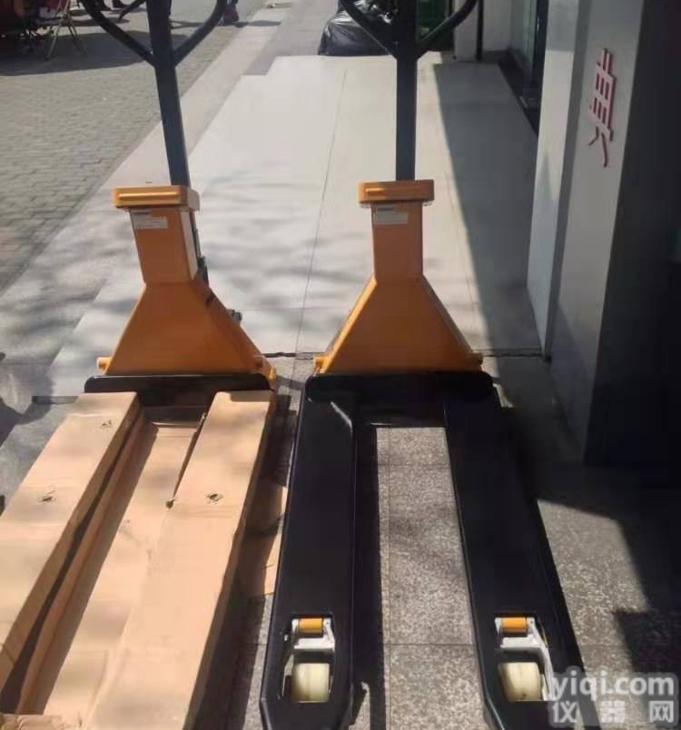 ycs-235  嘉兴1000kg<em>拖车</em><em>叉车</em>磅秤