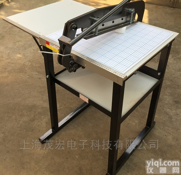 纺织<em>吊卡</em><em>裁切机</em> 锯齿刀口