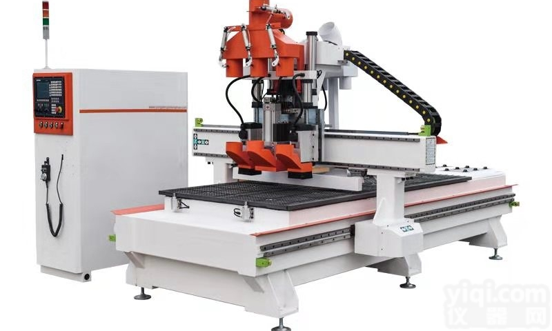 <em>橱柜</em>门四<em>工序</em>开料<em>机勇</em>登粗柜门开料加工ZX