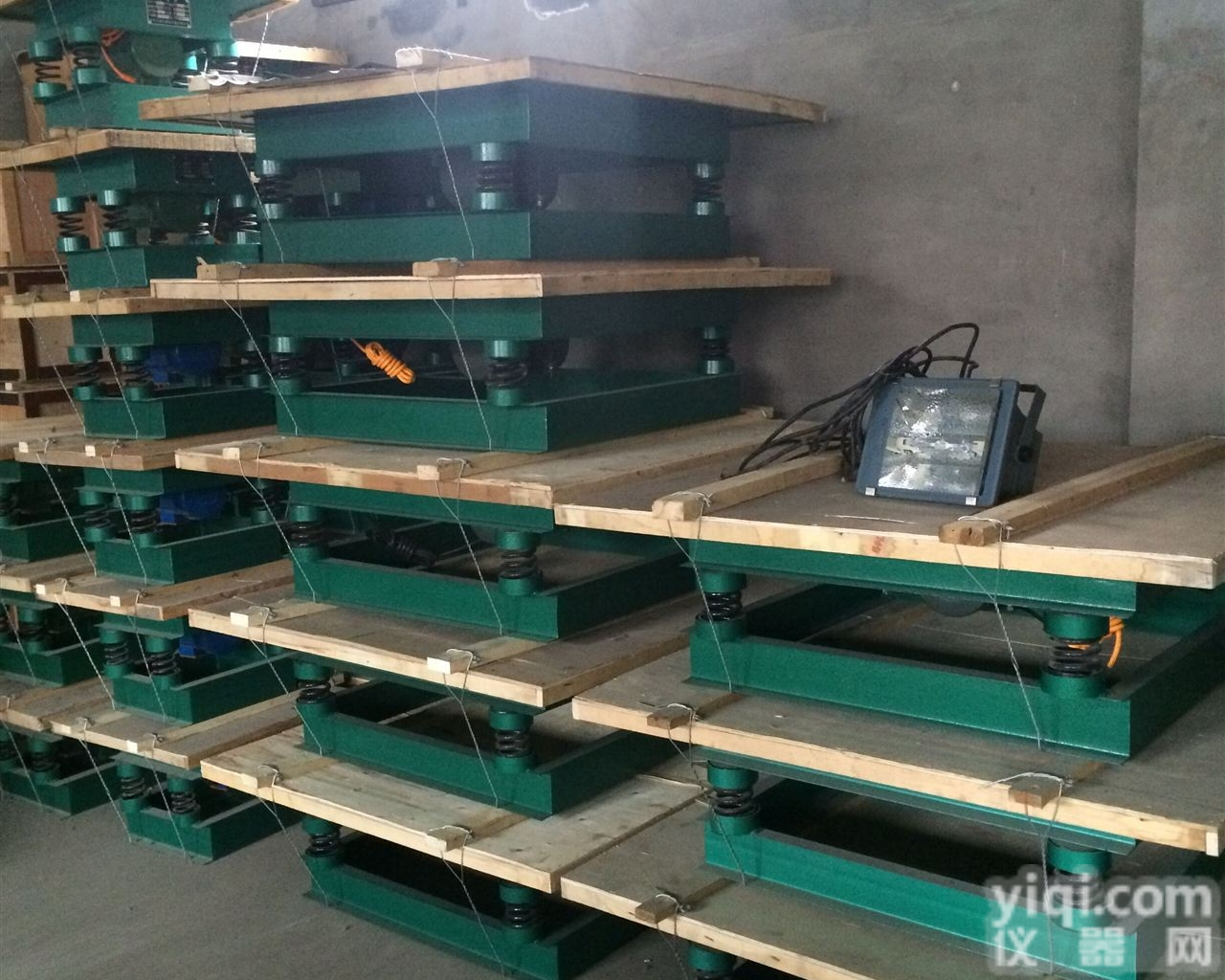 <em>混凝土</em><em>振动</em>台、<em>震动</em>台