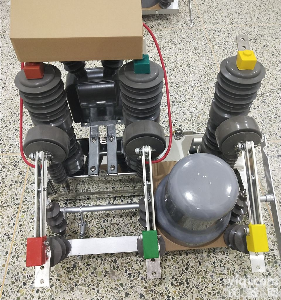 电动分<em>合闸</em>ZW32-12FG/630<em>智能型</em>