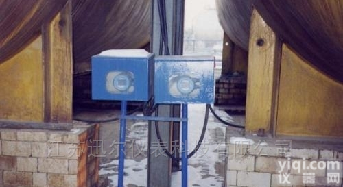 <em>智能型外贴式超声波液位计</em>