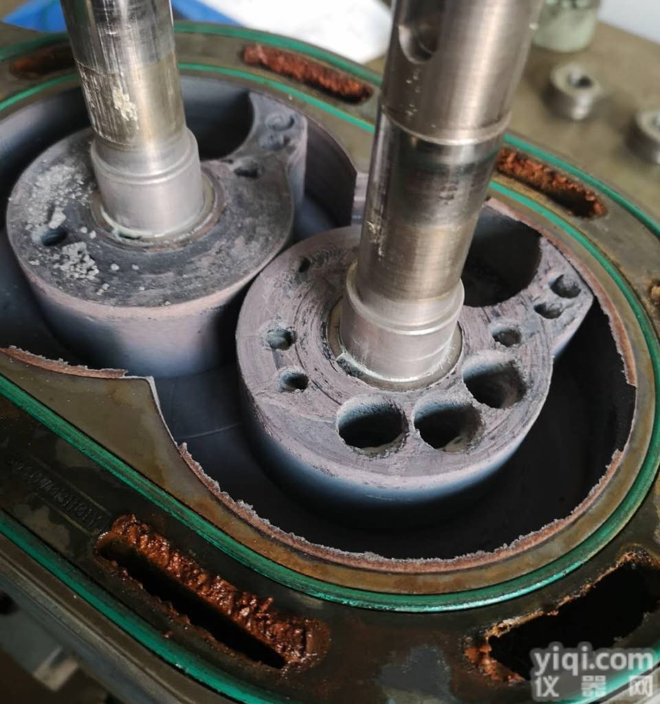 IH1200  <em>罗茨</em>泵<em>真空泵</em><em>维修</em>