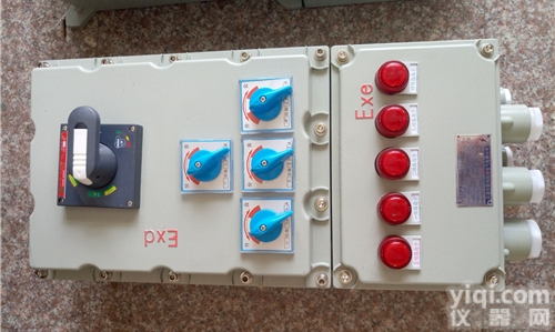 <em>化工厂防爆配电箱</em>