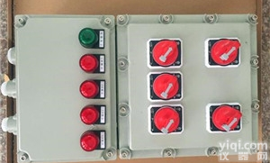 带<em>防雨罩</em>壁<em>挂式</em><em>防爆</em>照明配电箱