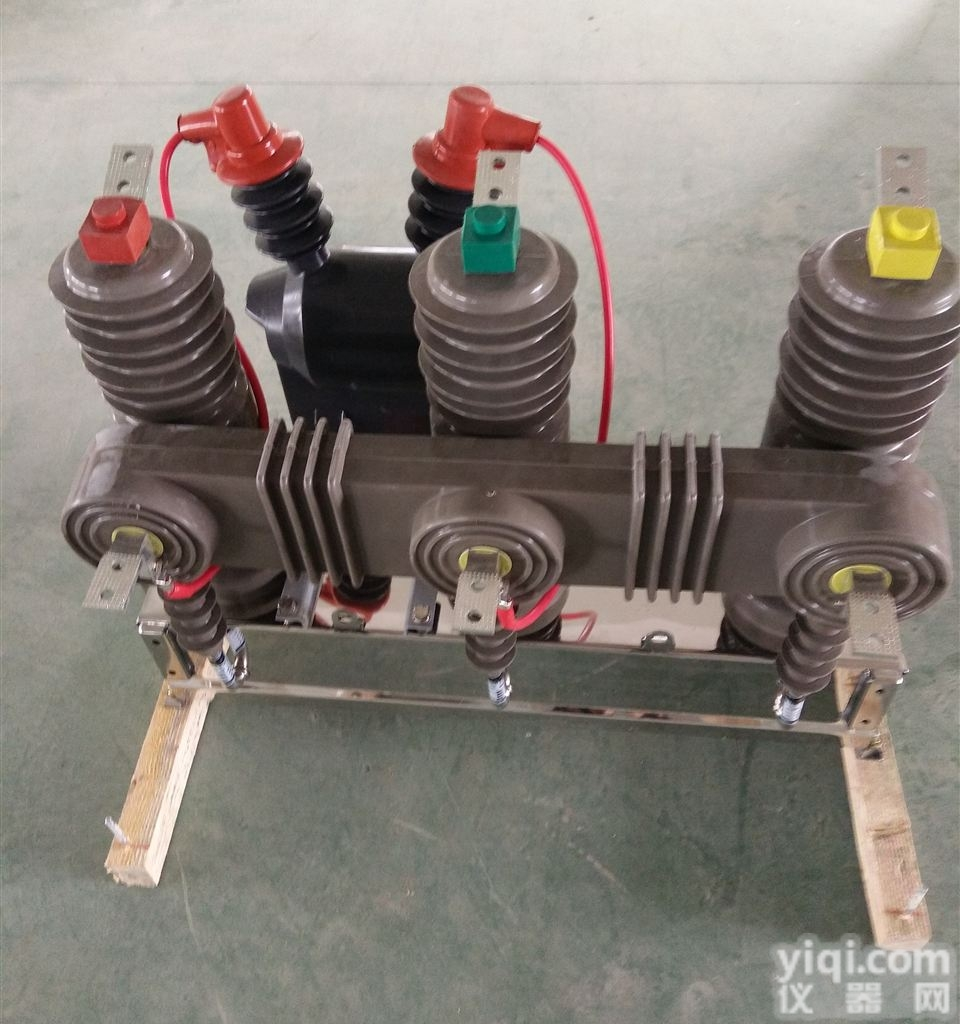 ZW32-12/ZW32-12G柱上隔离<em>真空</em><em>断路器</em>（隔离<em>刀闸</em>）