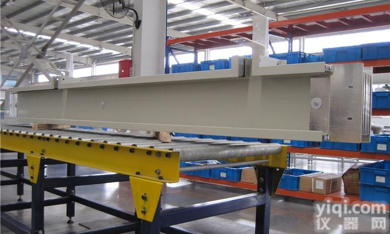 <em>插接式</em>密集母线-焊接插口