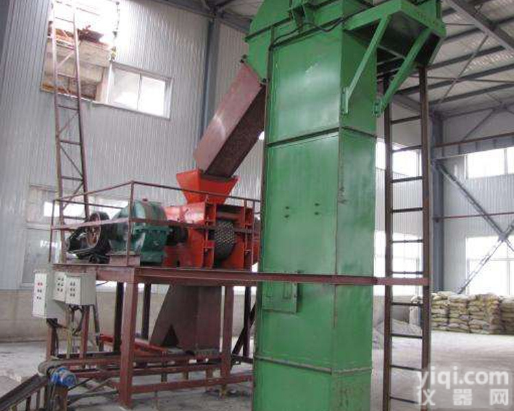 散料<em>斗式</em><em>提升机</em>