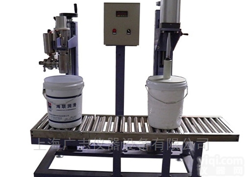 18升涂料<em>灌装机</em> 18升<em>油漆</em><em>包装机</em> 高品质