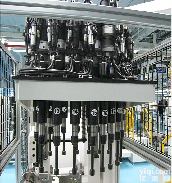 半自动  带扭矩伺服<em>拧紧</em>机，<em>螺栓</em>自动<em>拧紧</em>轴机