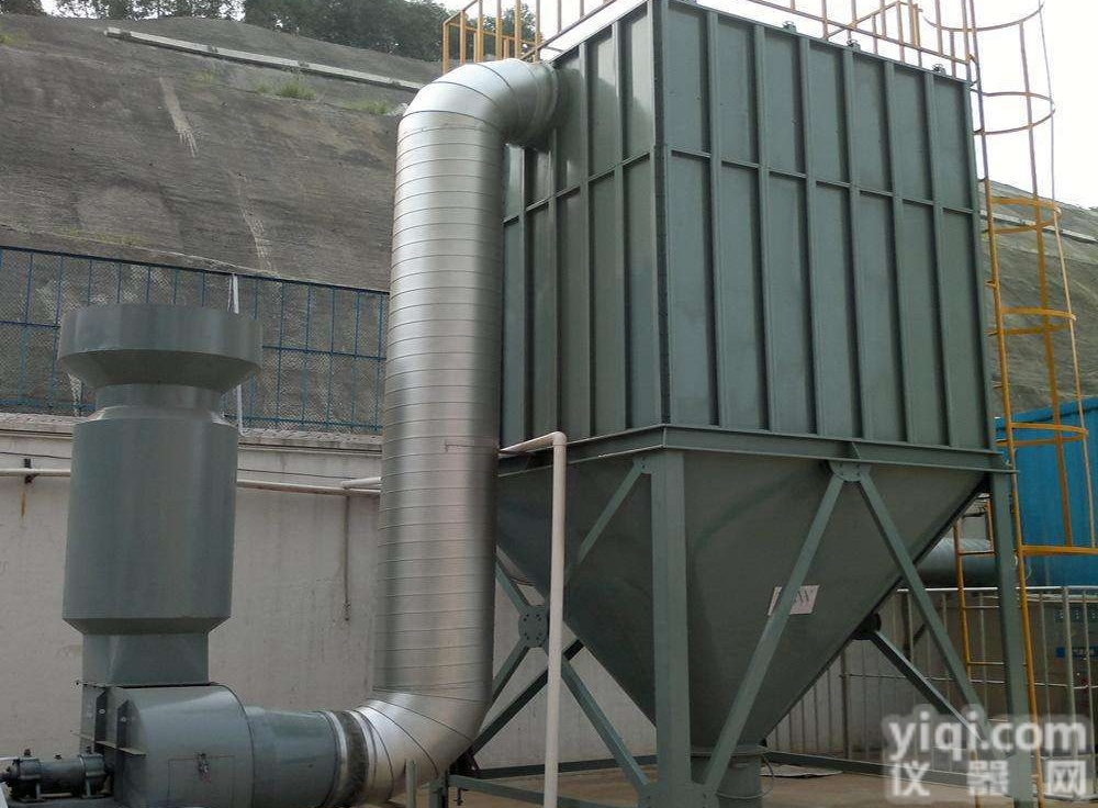 齐全  专业生产气箱脉冲<em>布袋</em><em>除尘器</em><em>质优价廉</em>