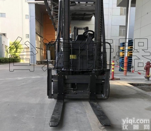 <em>叉车</em>改装秤-<em>丰田</em>2.5吨燃油<em>叉车</em>秤