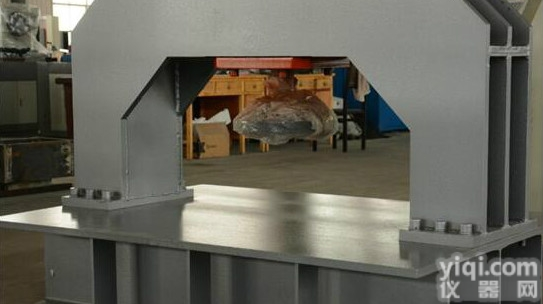 树脂井盖压力<em>试验机</em>CJ／T121-<em>2000</em>