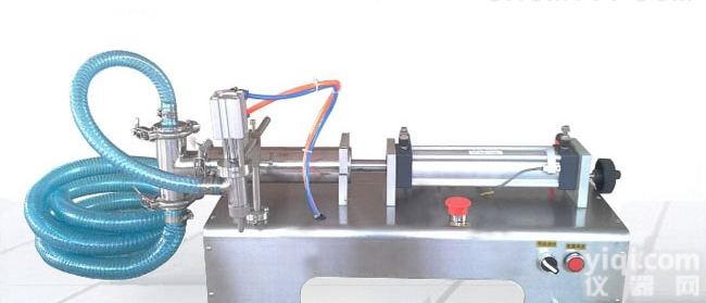 <em>洗衣液</em>定量灌装，洗涤用品小型<em>灌装机</em>