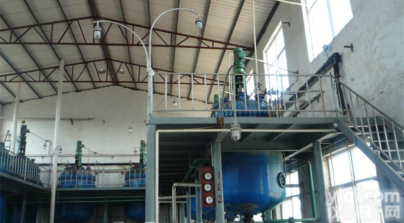 电<em>加热反应</em>锅