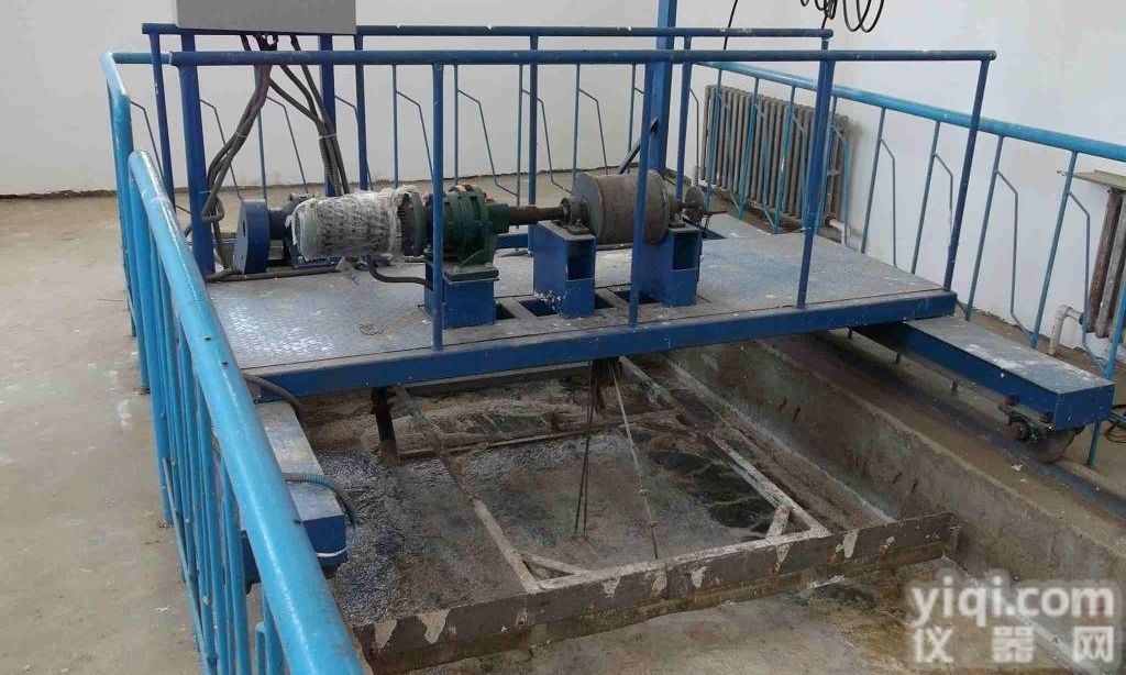 ht-72  <em>桁车式刮吸泥机</em>的工作原理