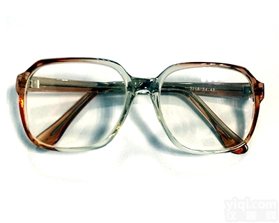 核<em>辐射防护</em><em>眼镜</em>