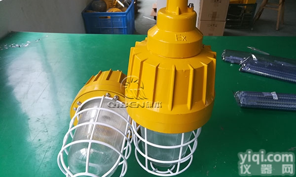 <em>隔爆型</em><em>防爆灯</em><em>BAD62</em>-L150X1Z