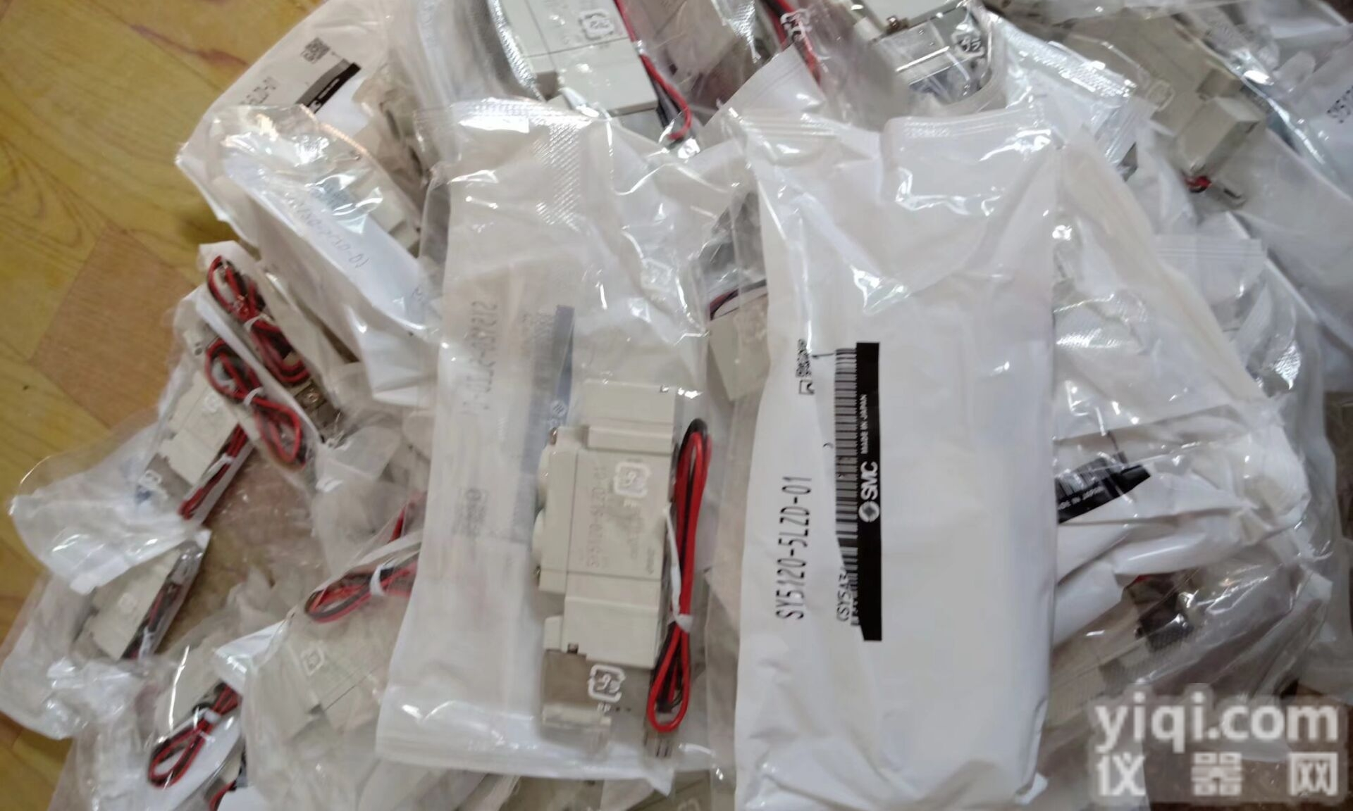 SY5220-4GZE-01  <em>苏州</em>SMC<em>电磁阀</em>现货SY5220-4GZD-01电压220V